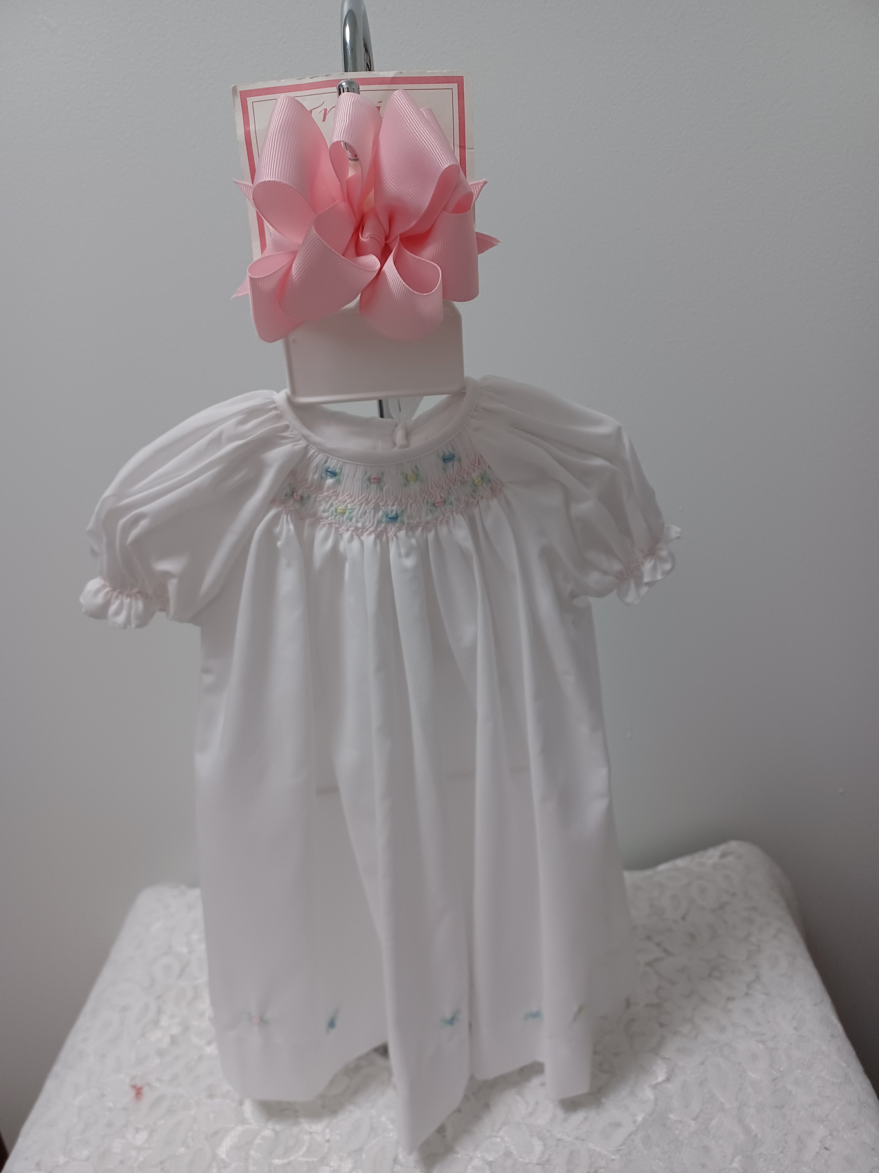 NEWBORN WHITE SMOCKED DRESS /BONNET WITH EMBROIDERED FLOWERS ON THE FR NEWBORN WHITE SMOCKED DRESS /BONNET WITH EMBROIDERED FLOWERS ON THE FR