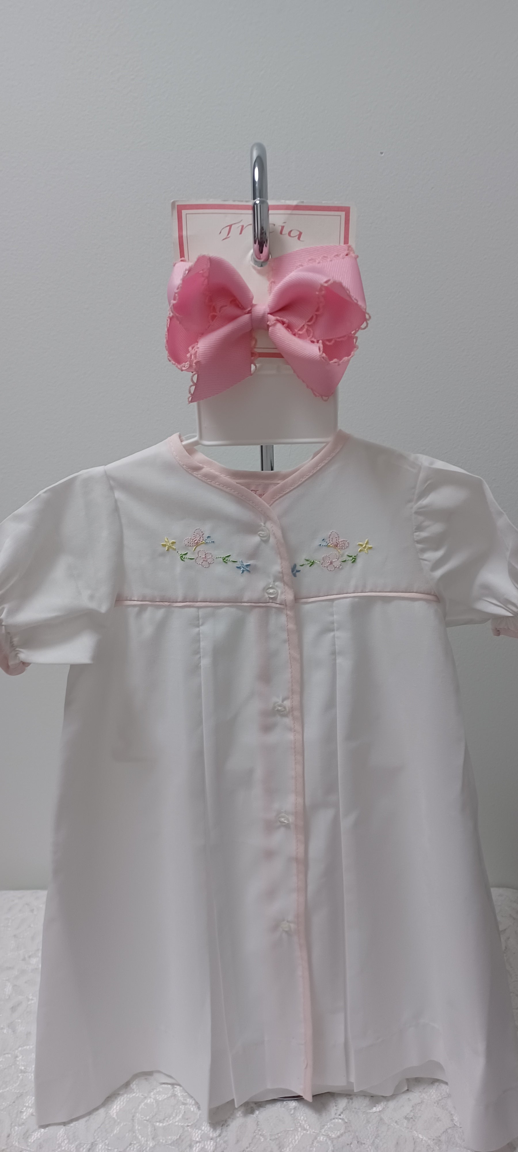 Girls 0/3m Gown With Pink Trim With EmbroideryMatching Bonnet