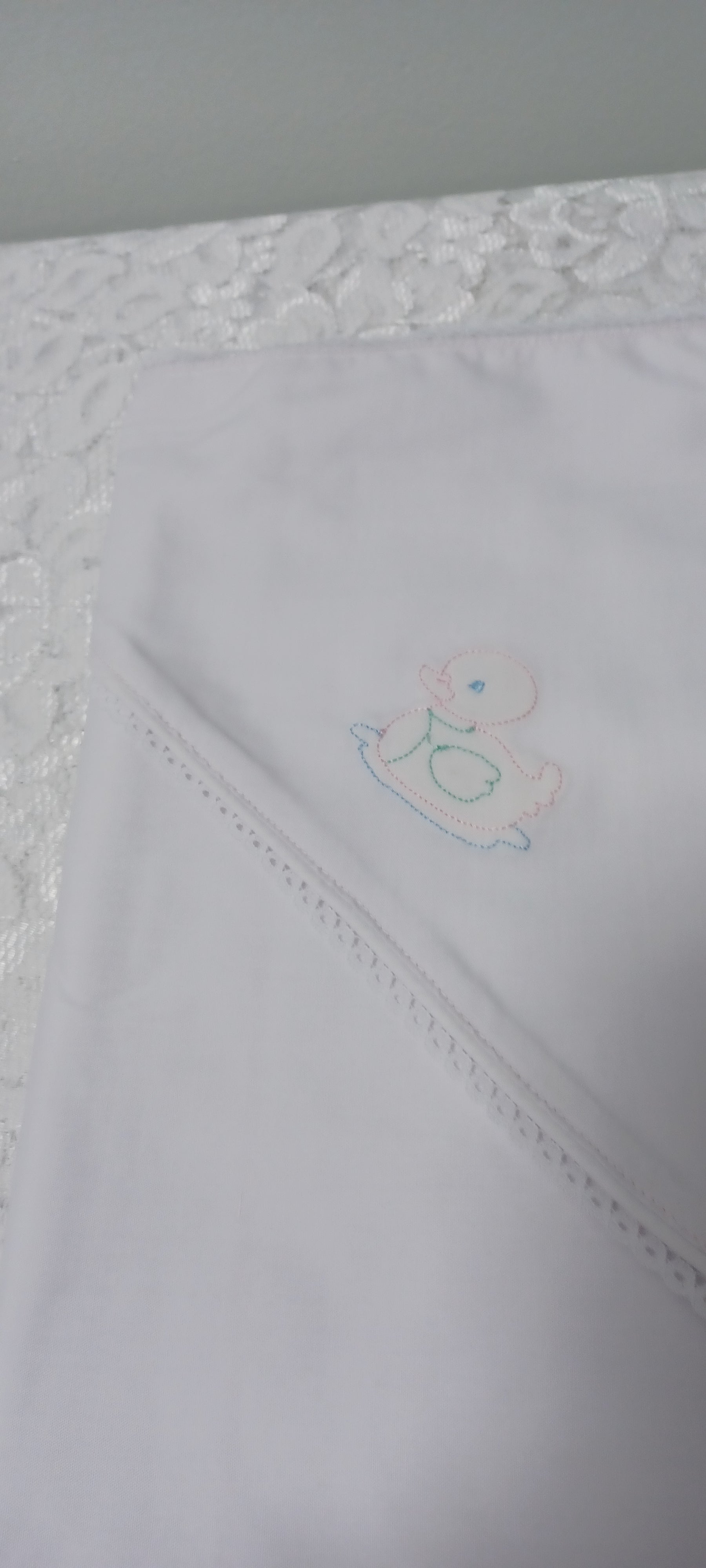 Girls White Hooded Blanket With Embroidery Pink Duck With Lace Trim