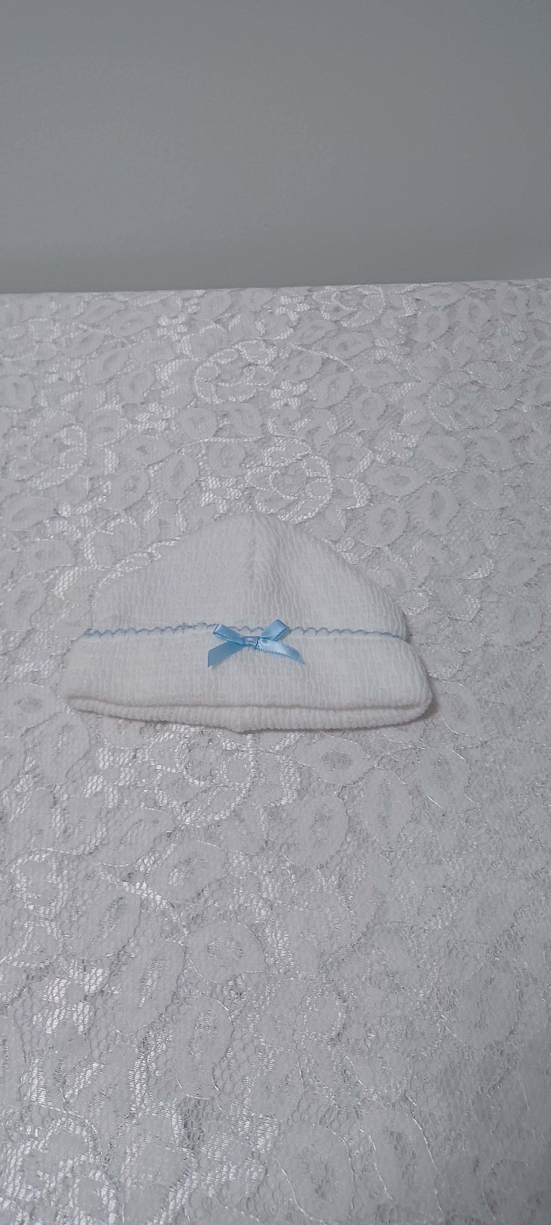 Paty Knit White Hat With Blue Trim